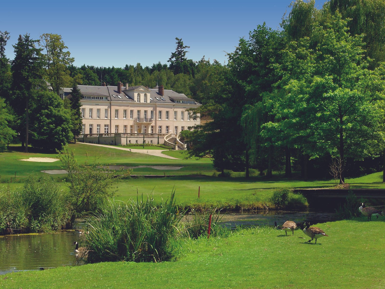 Domaine de Vaugouard | 4 star hôtel, gourmet restaurant, golf course, swimming pool | In the Loiret, 35 minutes from Fontainebleau, France